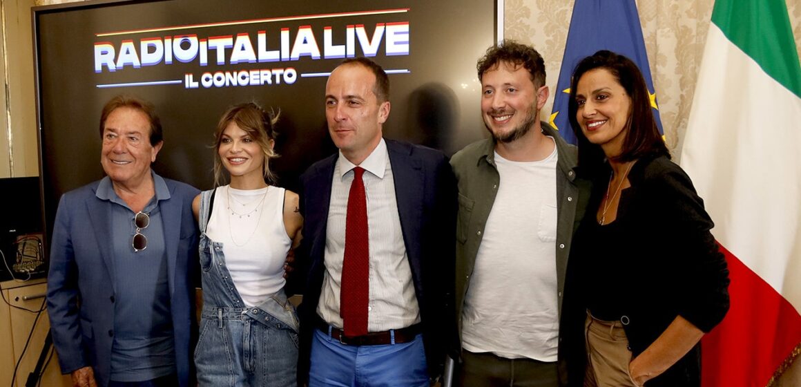 Napoli. “Radio Italia Live – Il Concerto”, 27 giugno a Piazza del Plebiscito. E sostiene al Fondazione Santobono Pausillipon