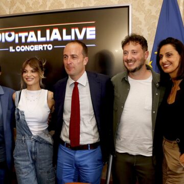 amoroso radio italia live Napoli. “Radio Italia Live – Il Concerto”, 27 giugno a Piazza del Plebiscito. E sostiene al Fondazione Santobono Pausillipon