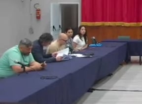 consiglieri maggioranza cercola Cercola. 7 consiglieri comunali assenteisti, Visone (M5S) chiede l’avvio della decadenza dei “furbetti della prima convocazione”. Sotto procedura anche il sindaco Biagio Rossi e Giorgio Esposito