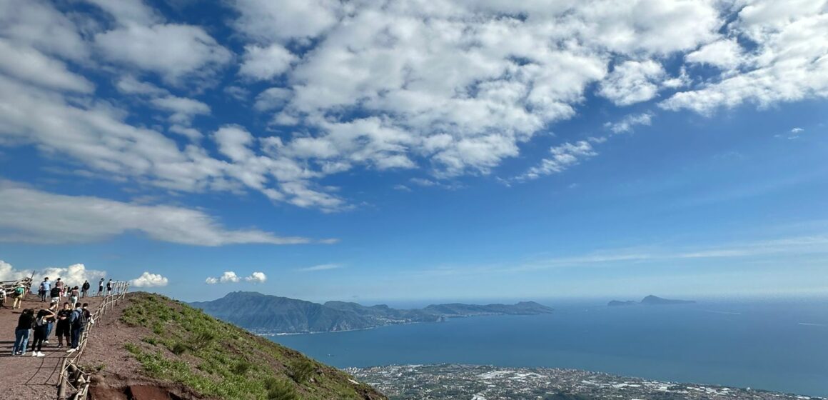 Visita gratuita al Cratere del Vesuvio dal 18 al 26 maggio, parte la “Settimana dei Parchi”. Buona notizia per i residenti dei comuni del Parco Nazionale del Vesuvio