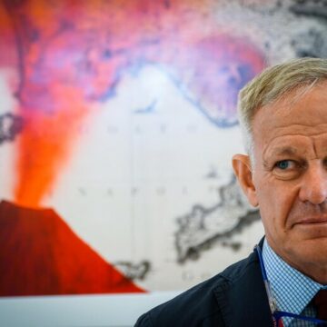 Bradisismo Campi Flegrei. INGV, il presidente Doglioni: “Ad ora nessuna prova di risalita del magma. Lavoriamo h24”