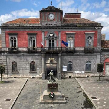 municipio cercola Cercola. Guardia di Finanza al Municipio, diverse ore di attività delle Fiamme Gialle agli uffici finanziario legale e SUAP