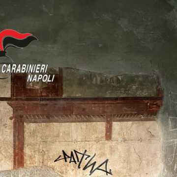 Sfregia con ‘firma’ pareti  domus Scavi Ercolano, identificato e denunciato un olandese