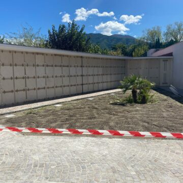 IMG-20240915-WA0034 Disastri al cimitero. Rischio di infiltrazioni d’acqua piovana per i nuovi loculi: proteste dei concessionari