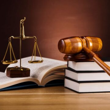 Massa di Somma. Venerdì 20 marzo, Pietro Senaldi, direttore di Libero,  e il PM Giuseppe Visone chiudono a Villa Egea la campagna referendaria per il SI sotto al Vesuvio