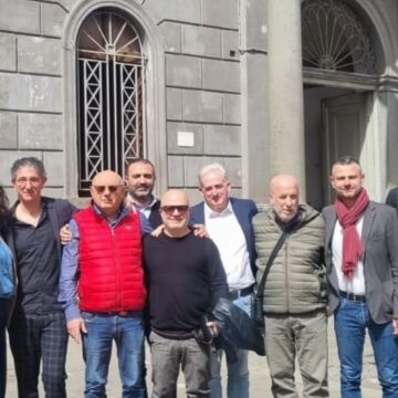 coalizione arlecchina Cercola. Maggioranza: “Nessuna crisi”. Un assessore e due consiglieri comunali ‘abbandonano’ il sindaco Rossi in un anno. Nota surreale dell’area di governo