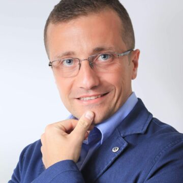 petrazzuolo Volla. Crisi di governo, Petrazzuolo: “Ho votato responsabilmente no al bilancio riequilibrato. Vile è chi appoggio le scellerate scelte dell’amministrazione”. Botta e risposta tra i vertici amministrativi