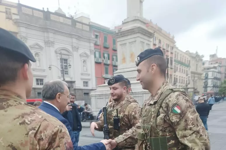prefetto a piazza dante Napoli. Prefetto a piazza Dante, più controlli anche di notte