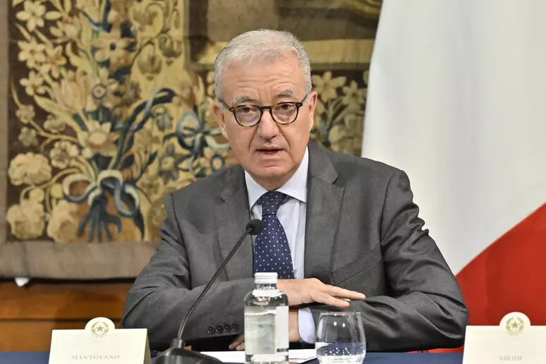 alfredo manrovano Alfredo Mantovano: “Modello Caivano in tutta Italia, proposta in Consiglio dei Ministri” Forte spinta della premier Meloni