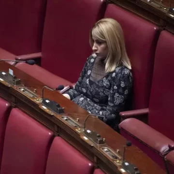michela rostan Michela Rostan e Rosaria Borrelli aderiscono alla Lega. Parte la corsa per le regionali in Campania del partito di Salvini