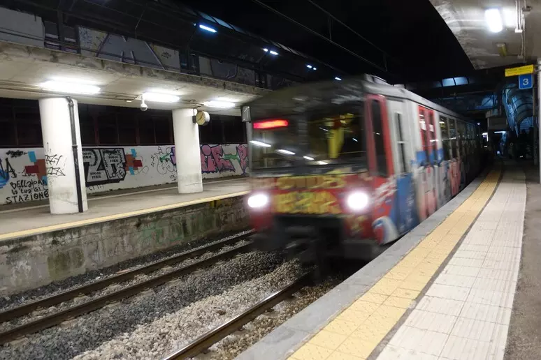CIRCUMVESUVIANA Circumvesuviana. Ritardi di 20 minuti nella tratta tra Sarno e Napoli, problemi tecnici tra San Giuseppe Vesuviano e Somma Vesuviana