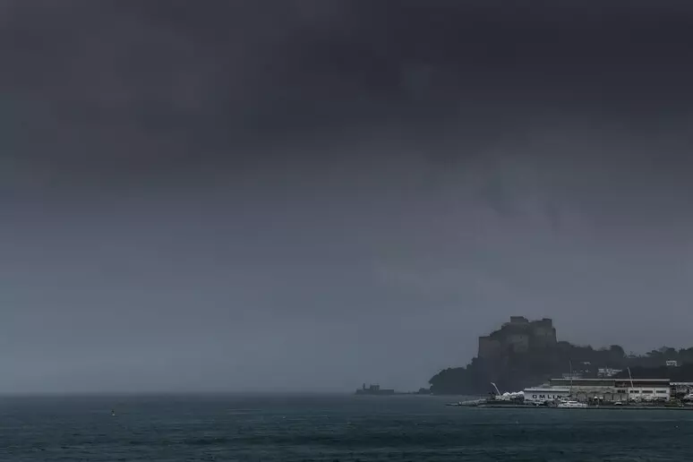 maltempo ischia e procida Maltempo. Aliscafi a singhiozzo per Ischia e Procida