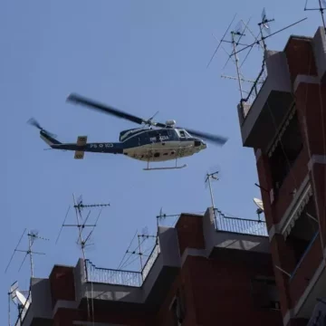 Alto Impatto a Scampia, 150 operatori delle forze dell’ordine in campo: Perquisizioni e arresti, denuncia per gestione abusiva rifiuti