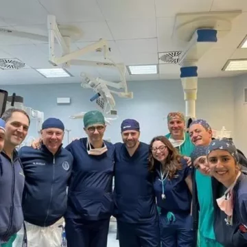 Napoli. Asportazione della tiroide in chirurgia robotica, fatto all’Azienda Ospedaliera Universitaria Federico II 