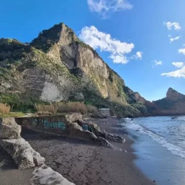 Napoli. Chiuso al pubblico l’accesso al Parco sommerso di Gaiola. Sprofondati gradini della Discesa