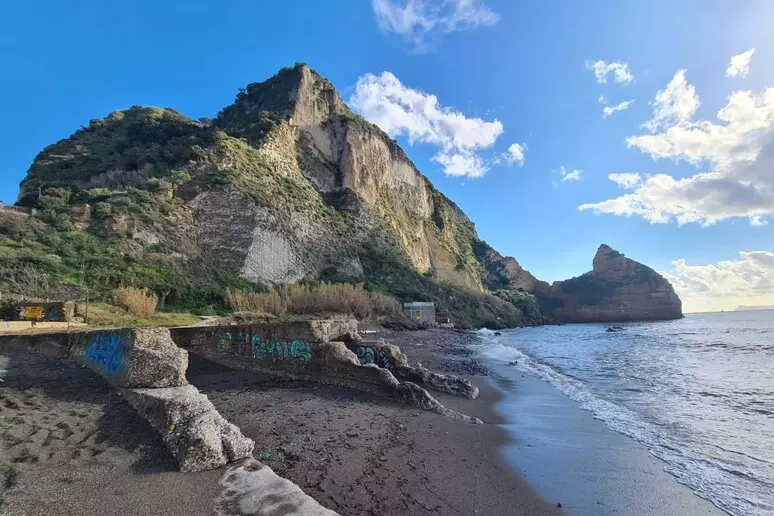gaiola napoli Napoli. Chiuso al pubblico l’accesso al Parco sommerso di Gaiola. Sprofondati gradini della Discesa