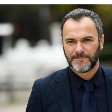 Stasera alle 21,20 su Rai 3 “Splendida Cornice” con Geppi Cucciari. Ospite anche Massimiliano Gallo