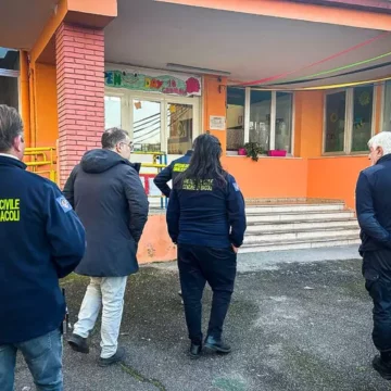scossa 15 febbraio 2025 campi flegrei Terremoto Campi Flegrei, scossa di magnitudo 3.9. Avvertita anche a Napoli. Domani scuole chiuse a Pozzuoli