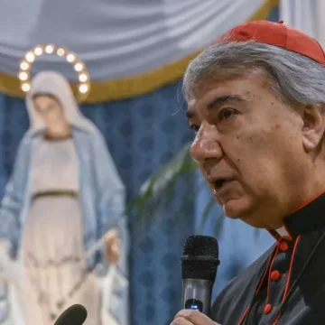 DON MIMMO BATTAGLIA Napoli. Cardinale Don Mimmo Battaglia: “mentre prego sento affanno Papa Francesco. Suo respiro a fatica è icona potente sua malattia-preghiera”