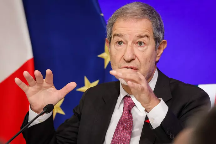 MUSUMECI NELLO Allarme Campi Flegrei. Ministro Musumeci: “Le case non saranno mai messe del tutto al sicuro. Ritardo di venti anni in prevenzione