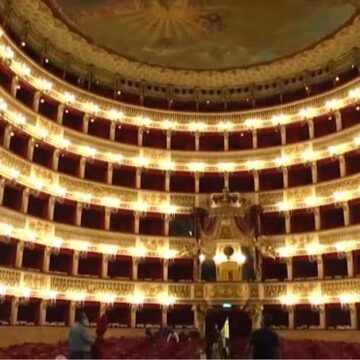 Grande successo per la proiezione di Napoli Milionaria! Al Teatro San Carlo il primo evento di Napoli 2500