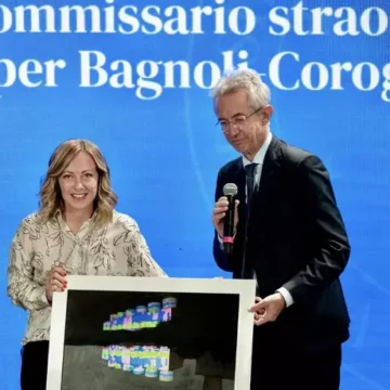 meloni manfredi Tavolo a Palazzo Chigi con Giorgia Meloni e Manfredi su interventi periferie napoletane. A Scampia al posto del campo rom arriva aree verdi e campo rugby
