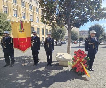 Napoli.  Il Comune ricorda le vittime innocenti delle mafie, in piazza Municipio la cerimonia con Lieto e De Iesu