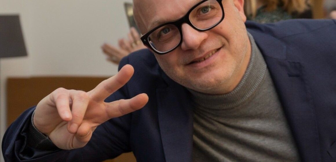 Affidamento diretto, fuori Me.Pa., servizio di grafica al consigliere comunale Fabio Miracolo,  rischio conflitto d’interessi per il sindaco Biagio Rossi.  Continua il nostro focus sulla spesa del fondo di ricerca all’INFN di Napoli