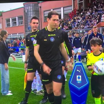 San Sebastiano al Vesuvio. Sindaco Panico si complimenta con l’arbitro Arena, suo concittadino,  per il debutto in serie A per Como – Genoa: “Sta ricalcando le orme  del padre”