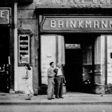 Napoli. La targa del Comune alla gioielleria Brinkmann per i 125 anni di fondazione