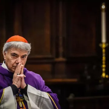 Napoli. Il cardinale Domenico Battaglia alla riunione della congregazione