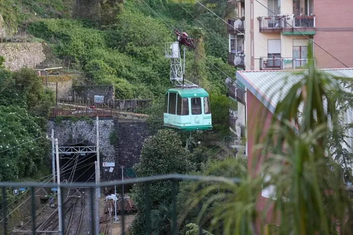 faito tre Tragedia Monte Faito. La Procura della Repubblica di Torre Annunziata indaga per disastro e omicidio colposo.