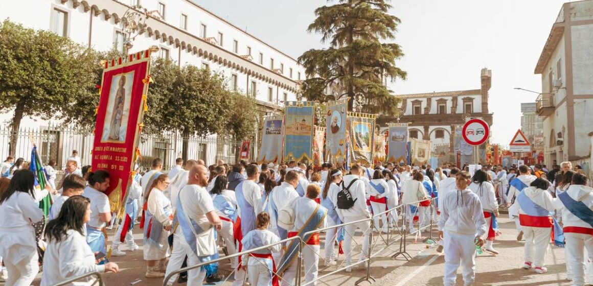 fujenti madonna dell'arco Sant’Anastasia. Pellegrinaggio dei fujenti al Santuario della Madonna dell’Arco: ecco le disposizione del comune