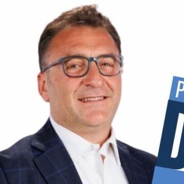 Volla. Ordinanza shock del sindaco Di Costanzo, chiusi  alcuni uffici al comune per un mese: “Troppo lavoro arretrato”. Pasquale Di Marzo: “Motivazione avulsa da ogni logica tecnico giuridica”