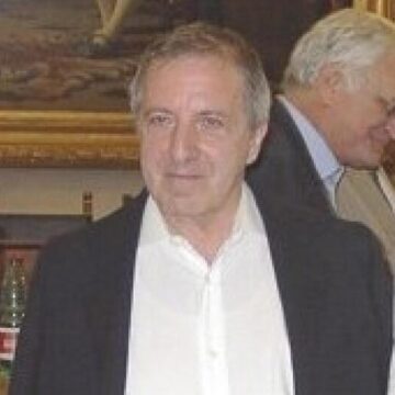 ++ E' morto Roberto De Simone ++ Napoli. La scomparsa di Roberto De Simone: camera ardente al San Carlo e lutto cittadino