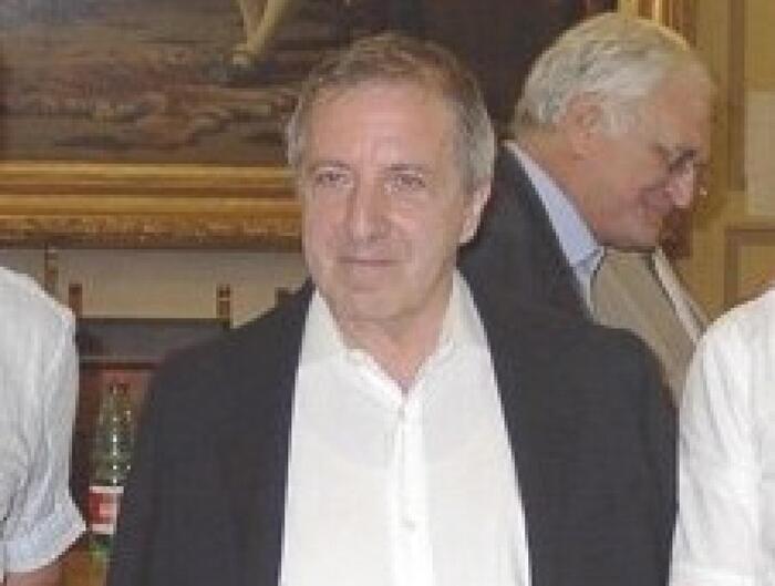 ++ E' morto Roberto De Simone ++ Napoli. La scomparsa di Roberto De Simone: camera ardente al San Carlo e lutto cittadino