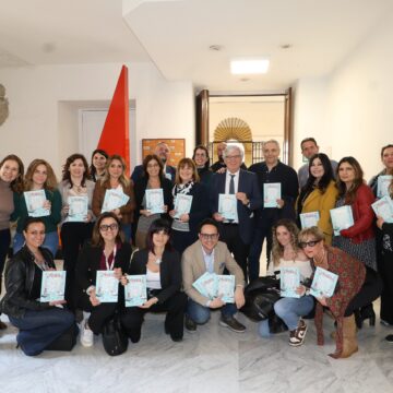 La Fondazione Giancarlo Siani regala il libro Favolette alle scuole dell’infanzia comunali. L’iniziativa presentata in occasione della Giornata Mondiale del Libro