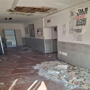solaio capri cmm p.s. Crolla solaio al Commissariato di Polizia di Stato di Capri, appello Cosap: “Situazione lavorativa da ‘Terzo Mondo’, chiediamo soluzioni”