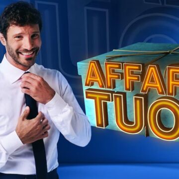 affari tuoi speciale Stasera su Rai 1 alle 20,35 ‘Affari Tuoi Speciale’, ospiti comici e cantanti napoletani. Tra gli altri Sal Da Vinci, The Kolors, Biagio Izzo, Peppe Iodice, Giovanni Esposito e Francesco Paolantoni