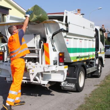 Modello di gestione del servizio igiene urbana. Secco no di Barbato e Pipolo  a quello in house. Indecifrabile la posizione di Di Marzo. Chiunque vince le elezioni la convenzione del SAD n.4, di egemonia porticese, non passerebbe