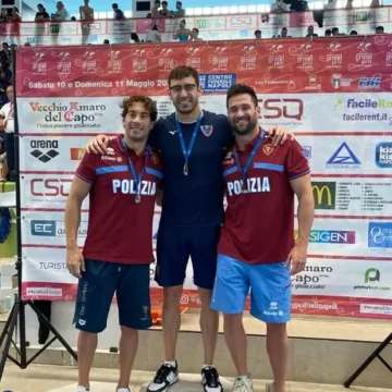 Grand Prix Città di Napoli,  De Plano super nei 50 sl. Viola Scotto di Carlo (Napoli Nuoto) battuta da Silvia Di Pietro nei 50sl