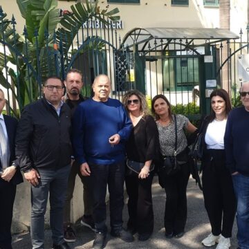 Caserma dei Carabinieri. Surreale impegno preso dal proprietario dell’immobile con Lino Donato: sfratto prorogato di 3 mesi. Il candidato sindaco del centrodestra chi ha rappresentato: la Prefettura o il Ministero? Evidente ‘sgrammaticatura elettorale’