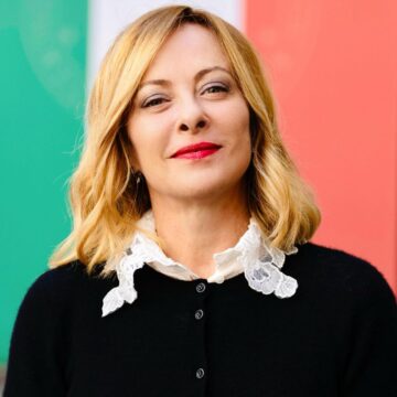 Giorgia Meloni: “Lavoro pilastro di questo Governo, creati un milione di posti lavoro in più. Buon 1°Maggio a chi lavora e a chi cerca un’occasione di lavoro”