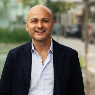 Volla. Sindaco Giuliano Di Costanzo ‘acchiappatutto’: indennità di funzione al massimo – 4.140€ al mese- . Non ‘rinunciano’ ad un centesimo di euro manco il vicesindaco e gli assessori