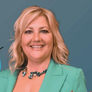 Simona Mauriello (Moderati per Volla): “Il mio impegno sarà per una Volla più giusta, più inclusiva, dove nessuno si senta lasciato solo”, la prof ed ex vicesindaco è candidata al consiglio comunale