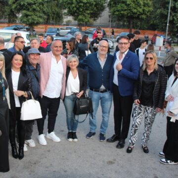 22 maggio alla palestra della  ‘Scuola Falcone’,  La Mia Volla e il candidato sindaco  Roberto Barbato chiudono la campagna elettorale con una festa. Musica, giochi per bambini, sport e ringraziamenti…