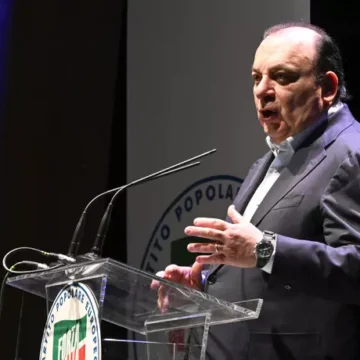 martusciello Martusciello: “Non tocca a Cirielli indicare altri nomi, dovrà provenire dal tavolo nazionale”. Bagarre Forza Italia e Fratelli d’Italia sul nome del candidato governatore della Campania