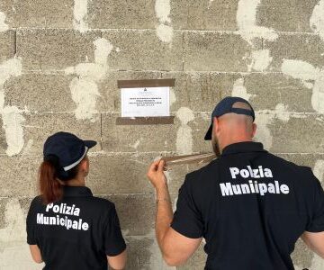 Napoli. Scampia, manufatto abusivo in area pubblica: scatta il sequestro della Polizia Locale