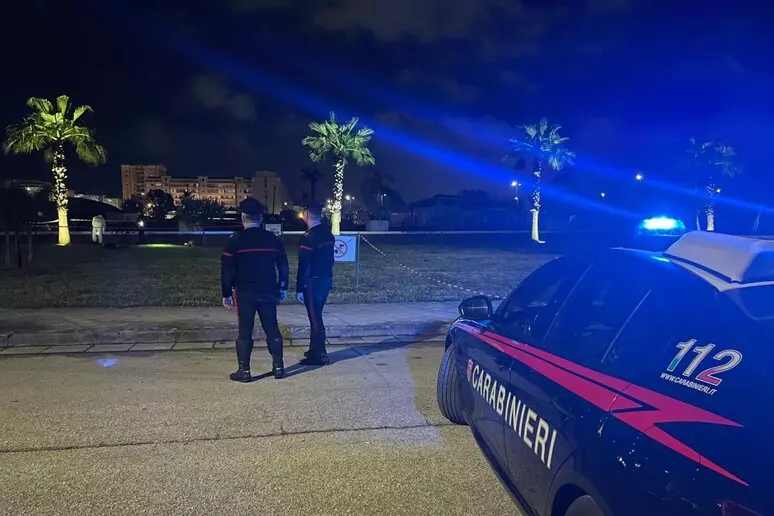 tragedia due donne napoli volla Tenta omicidio e poi si spara,le due donne avevano una relazione. Una si toglie la vita dopo aver colpito l’altra,che è gravissima