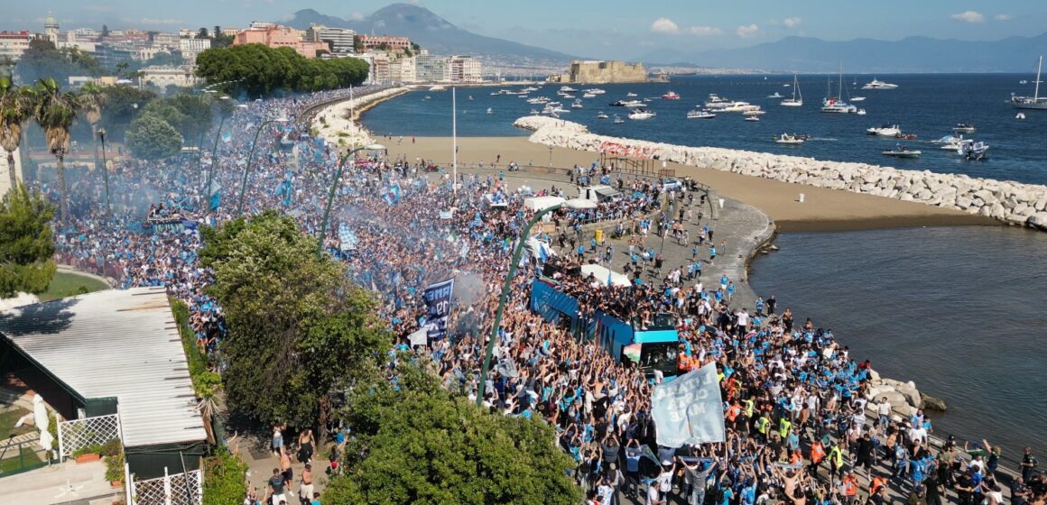 Weekend dello Scudetto: Napoli supera ogni aspettativa, 670mila presenze in città